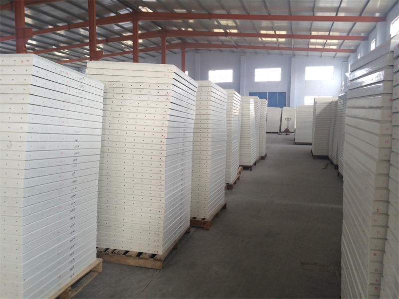 玻璃鋼水箱成品待發(fā)品